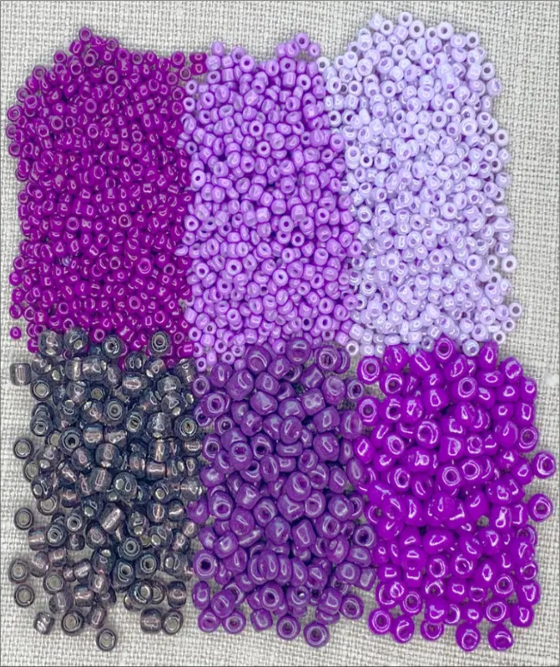 Lys til mørk lilla seed beads